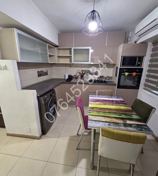 Obor, Sos. Colentina, langa metrou, bloc 1980 (Almo-Bucur Obor), renovat.